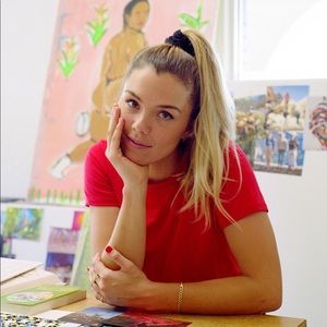 Outdoor voices Red tee